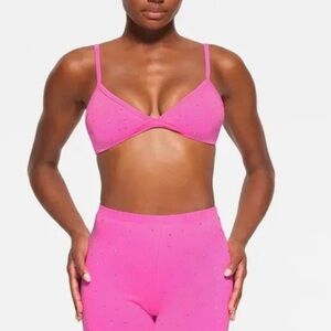 SKIMS Outdoor Rhinestone Triangle Pink‎ Bralette